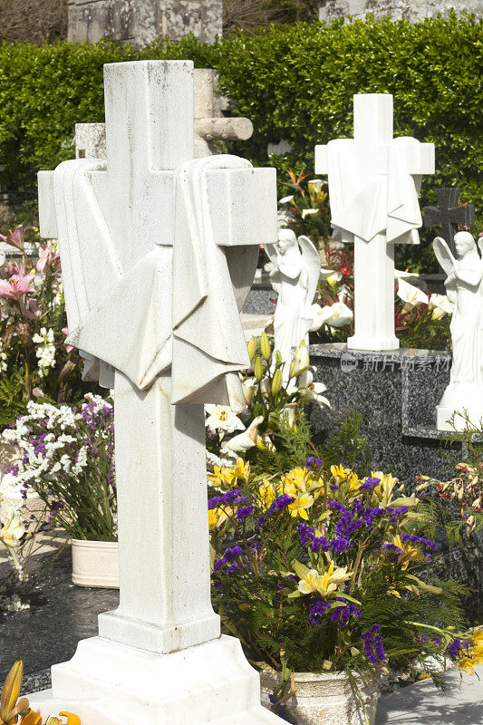 大理石十字架Santa Mariña Dozo教堂墓地，坎巴多斯，加利西亚，西班牙。